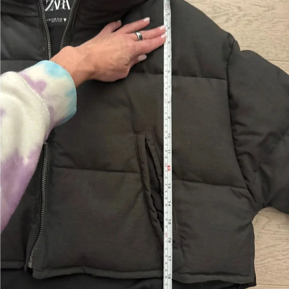 Zara woman’s high neck, cropped bomber/puffer jacket (oversized) 
Size XS - Picture 8 of 10
